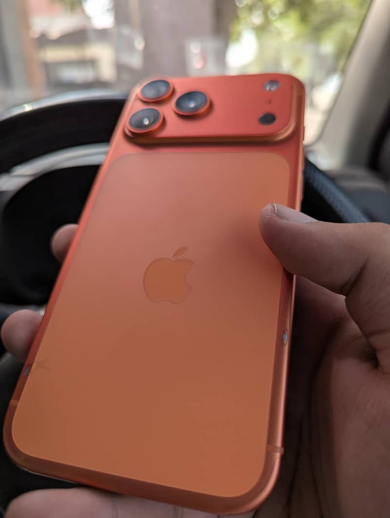 Apple iPhone 17 Pro Max 1