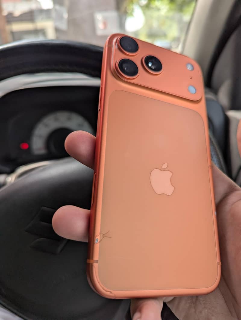 Apple iPhone 17 Pro Max 2