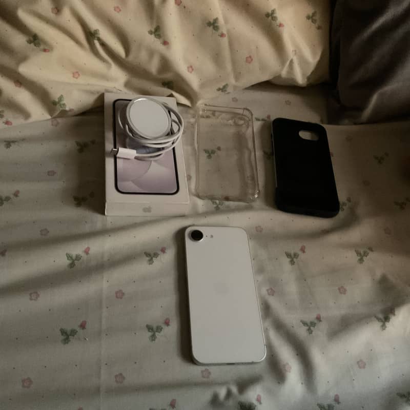 Apple iPhone 17e 4