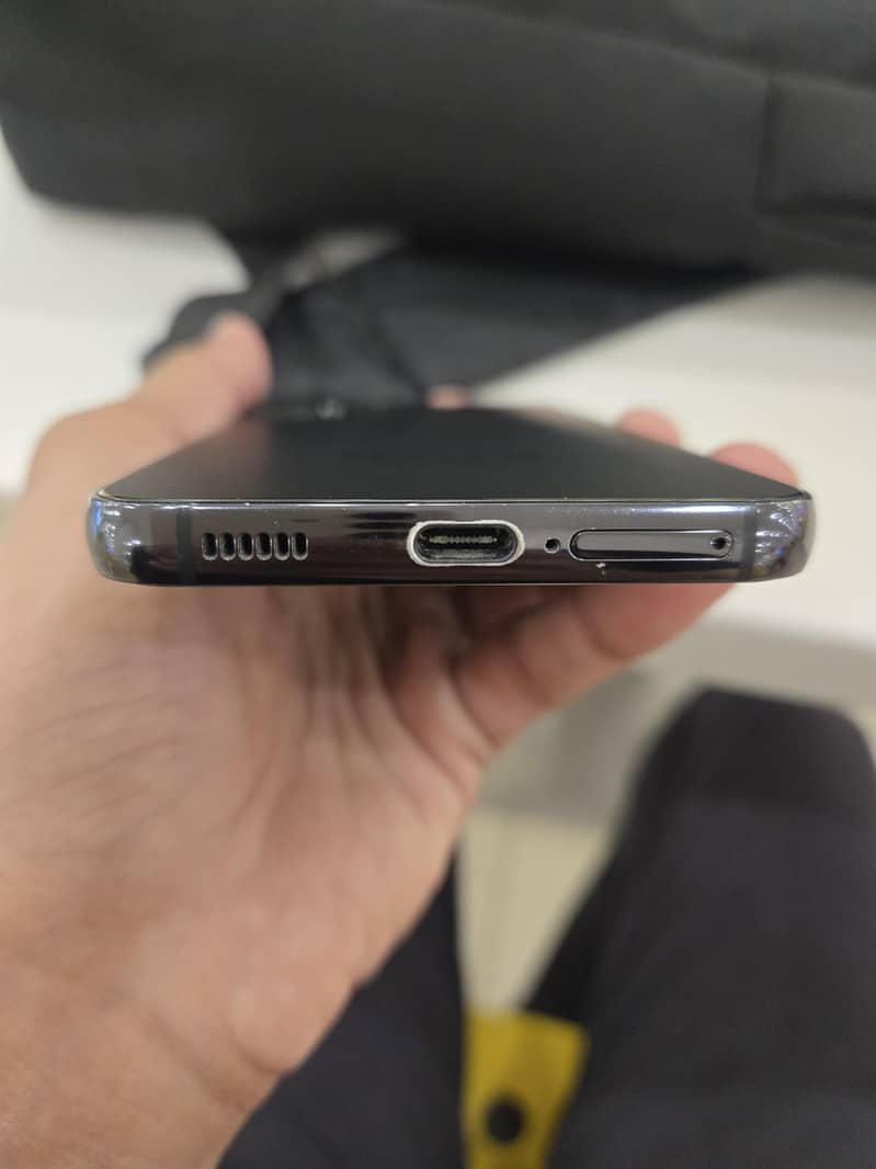 Samsung S22 4