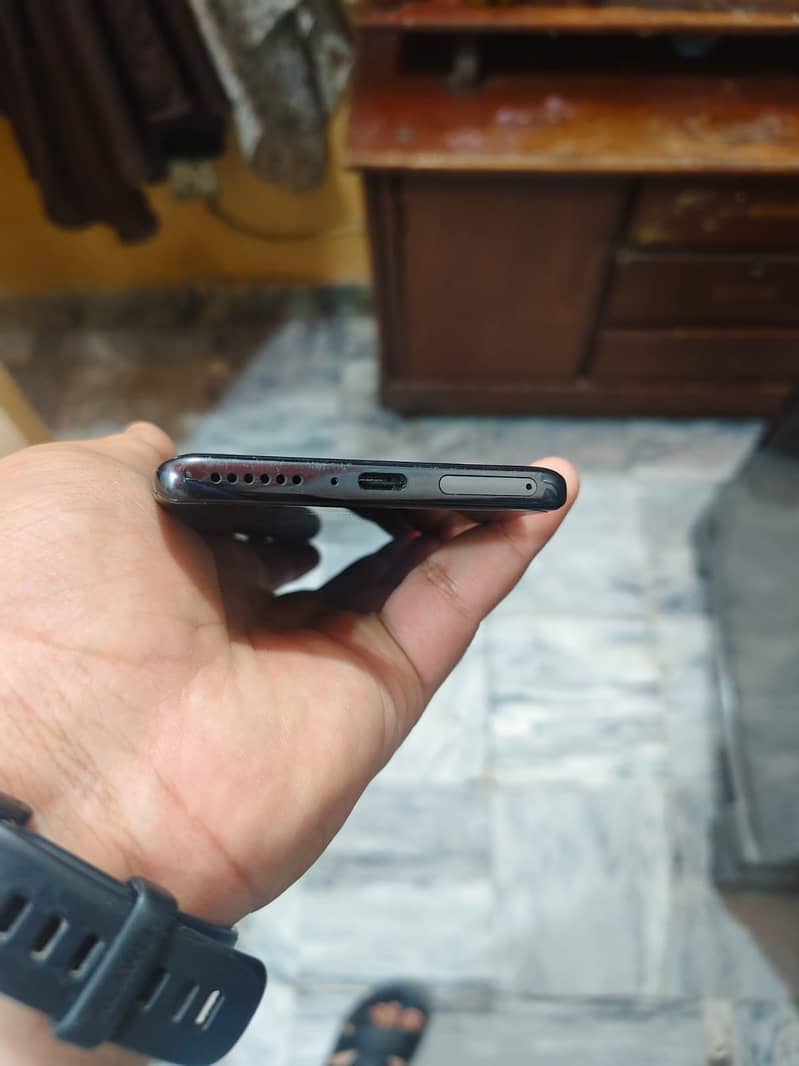 Xiaomi Redmi Note 14 Pro 3