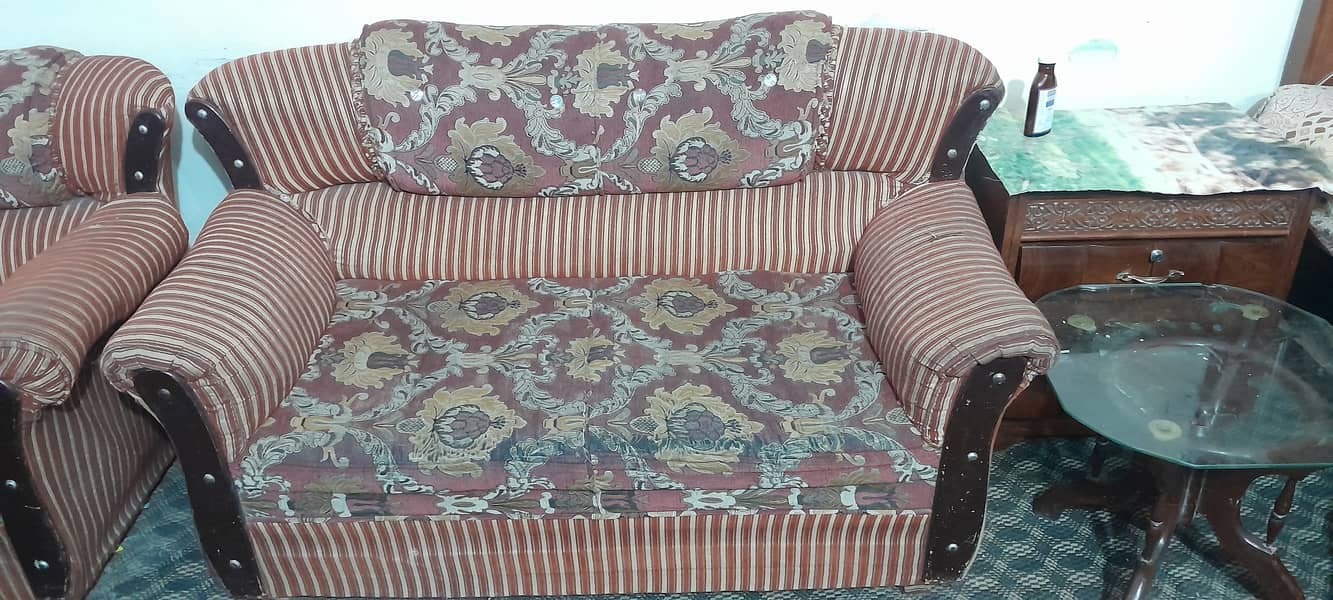 SOFA IN good Condition 3