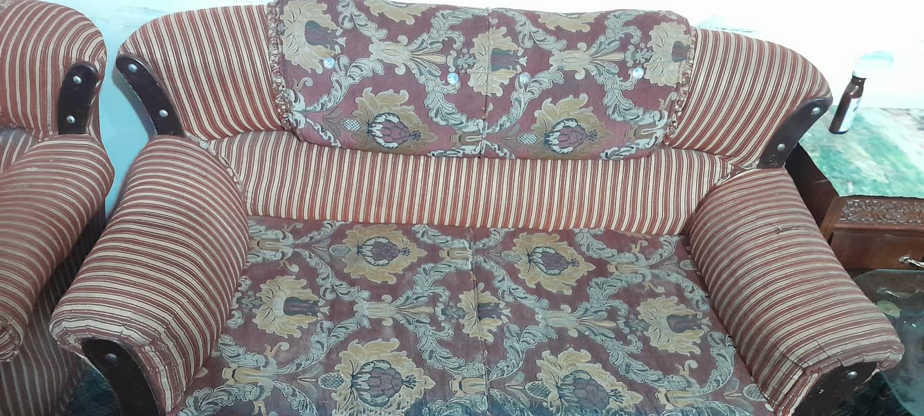SOFA IN good Condition 4
