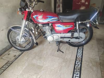 Honda125 for sale model 2024 pindi Kahuta location 185000
