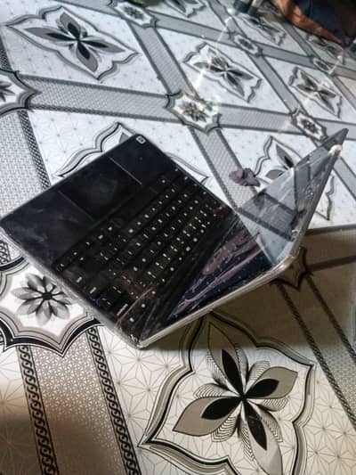 folding touch Croma book