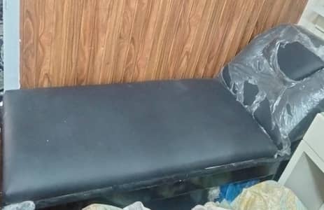 Facial Bed like new