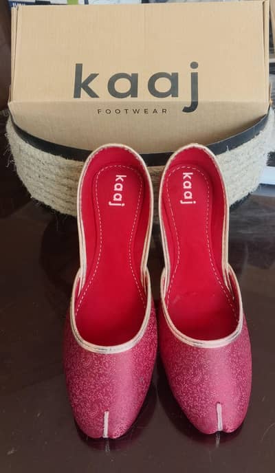 BNWT Premium kaaj by Ideas Embroided Khussa - size 39 (brand new)
