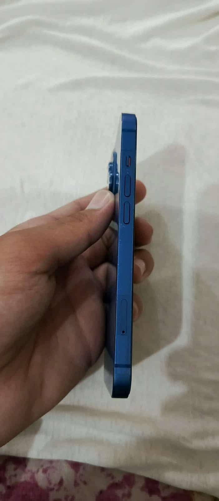 Apple iPhone 13 7