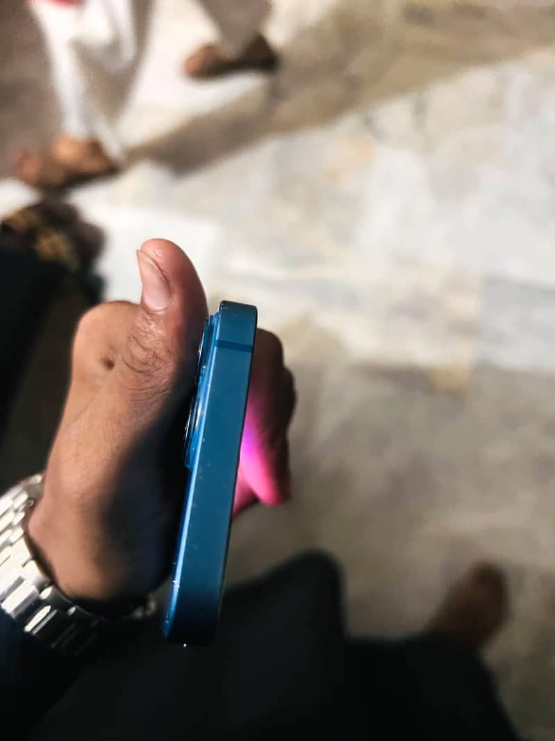 Apple iPhone 13 mini 1