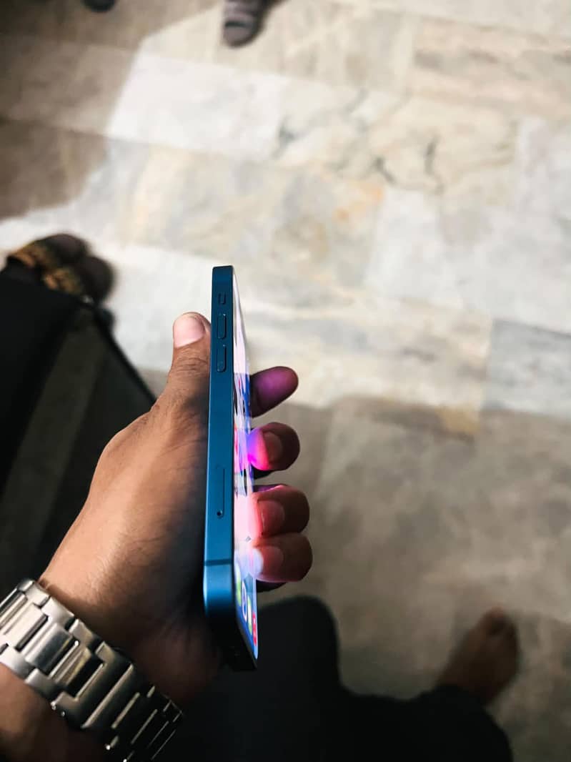 Apple iPhone 13 mini 5