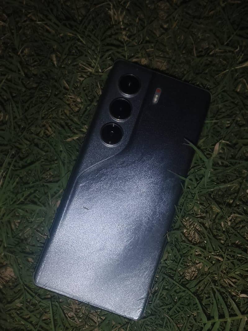 Tecno CAMON 40 Pro 0