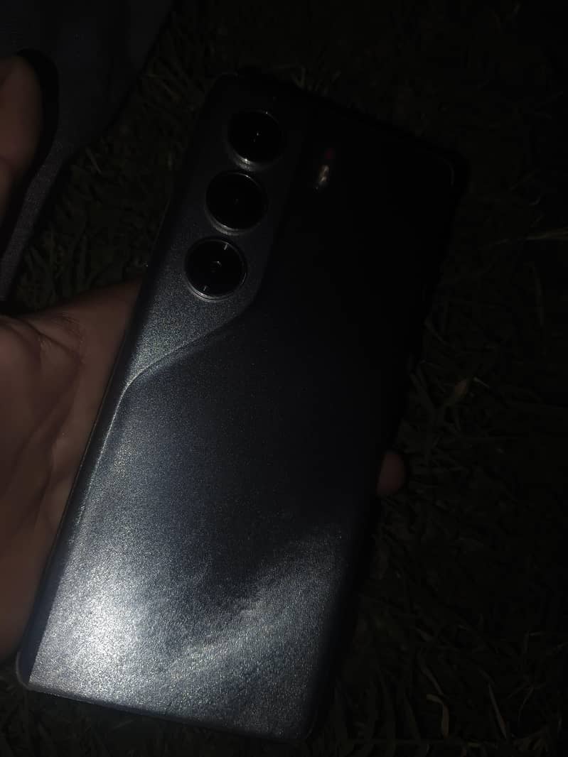 Tecno CAMON 40 Pro 1