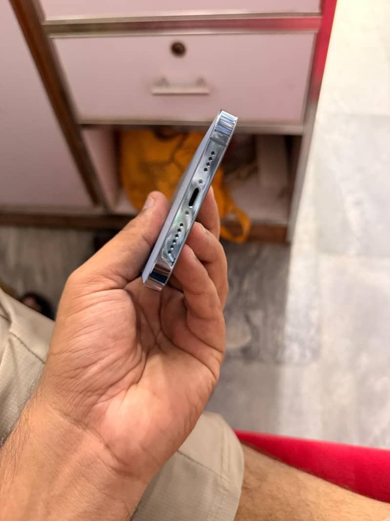 Apple iPhone 13 Pro Max 2