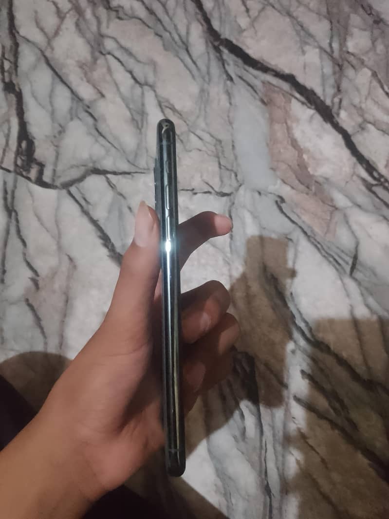 Apple iPhone 11 Pro Max 3