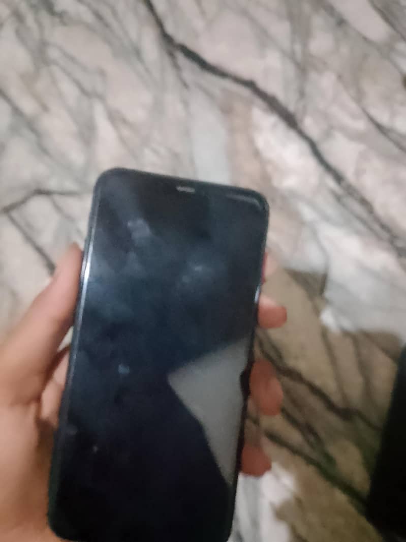 Apple iPhone 11 Pro Max 4