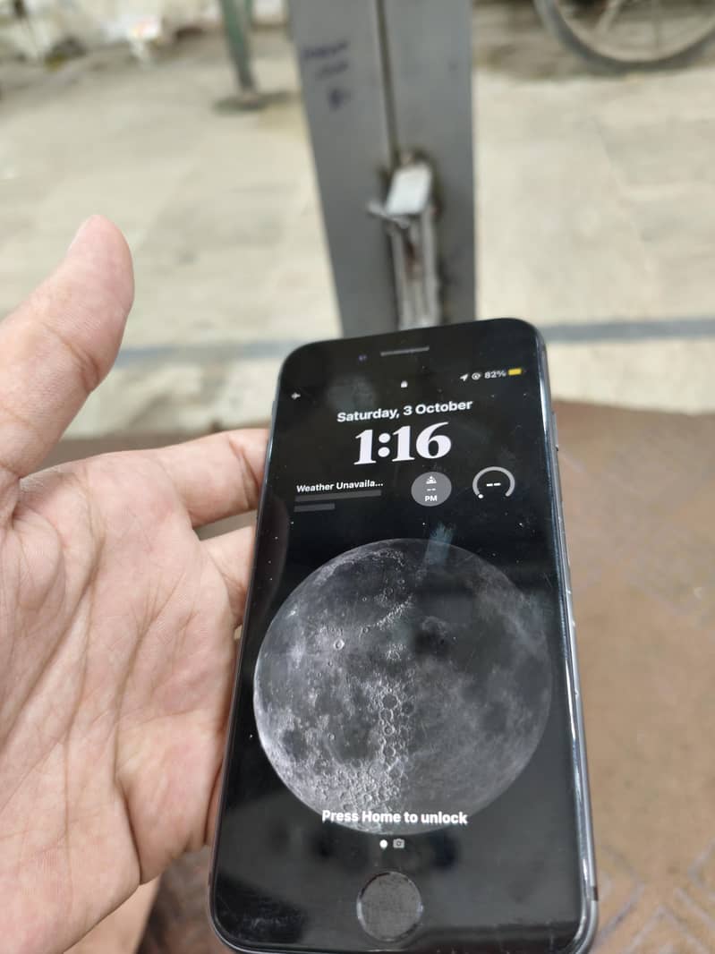 Apple iPhone 8 4