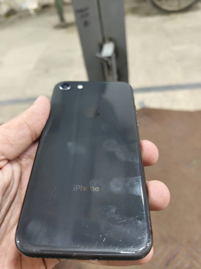 Apple iPhone 8 5