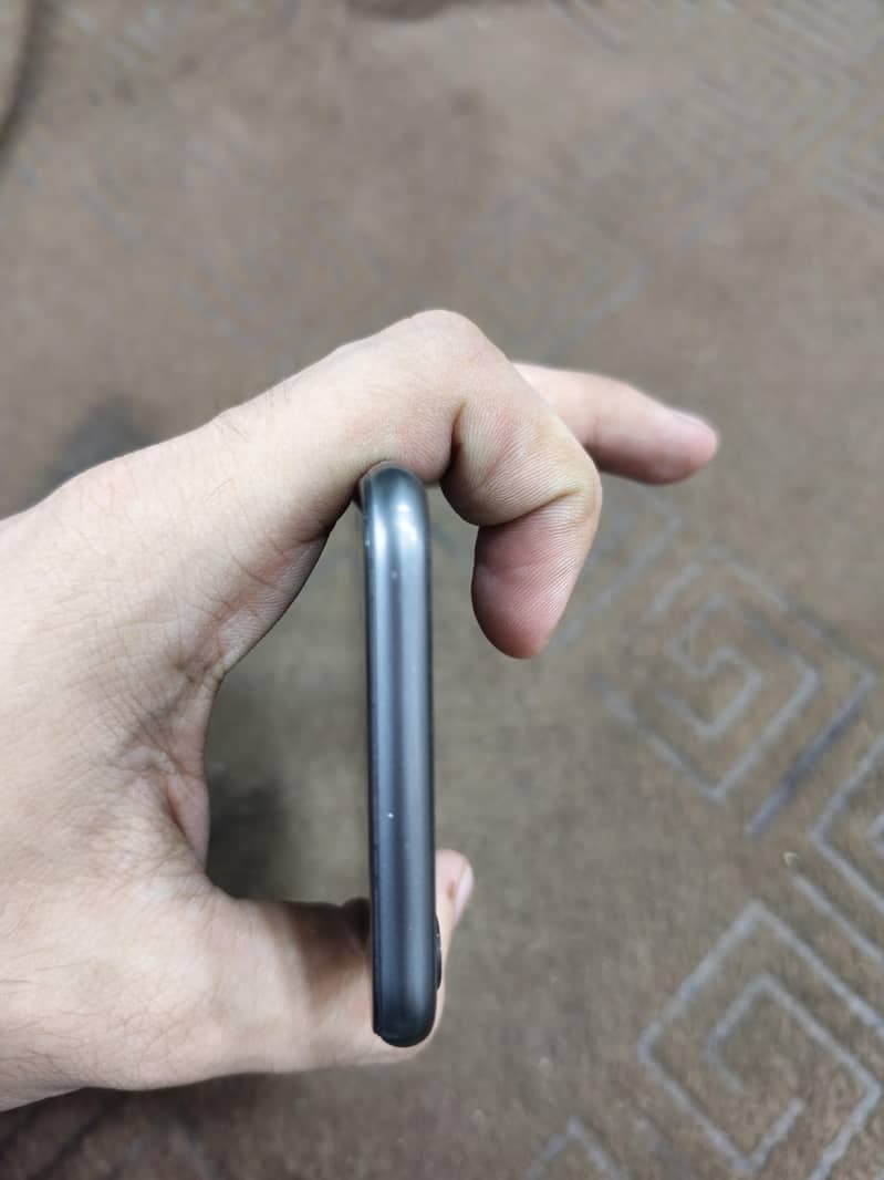 Apple iPhone 8 6
