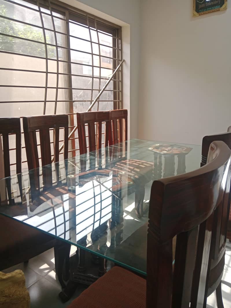 Dinning & chairs 0