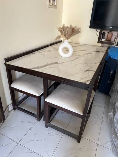 Dinning table 6 seater.