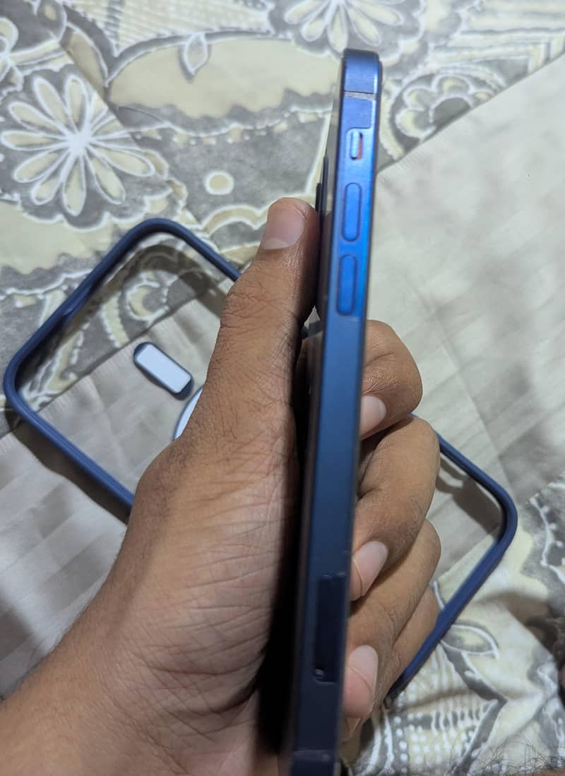 Apple iPhone 12 2