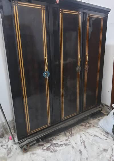 Big Iron Almari in good condition, Almari for big family