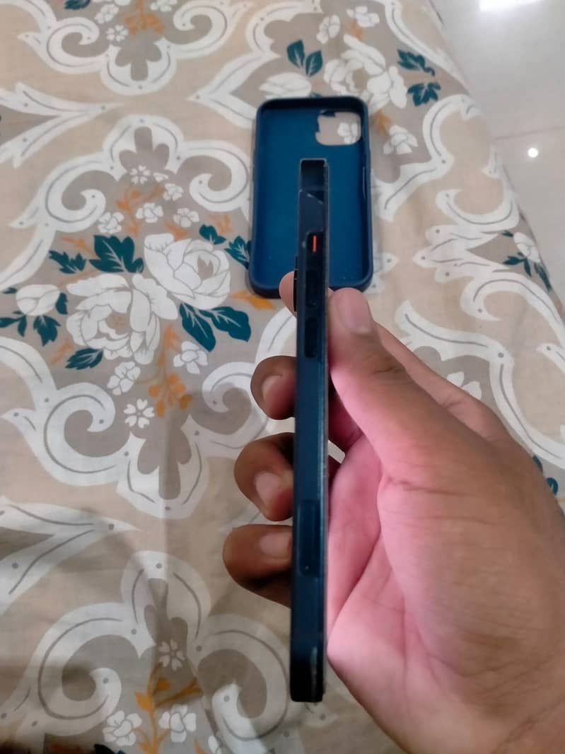 Apple iPhone 13 3