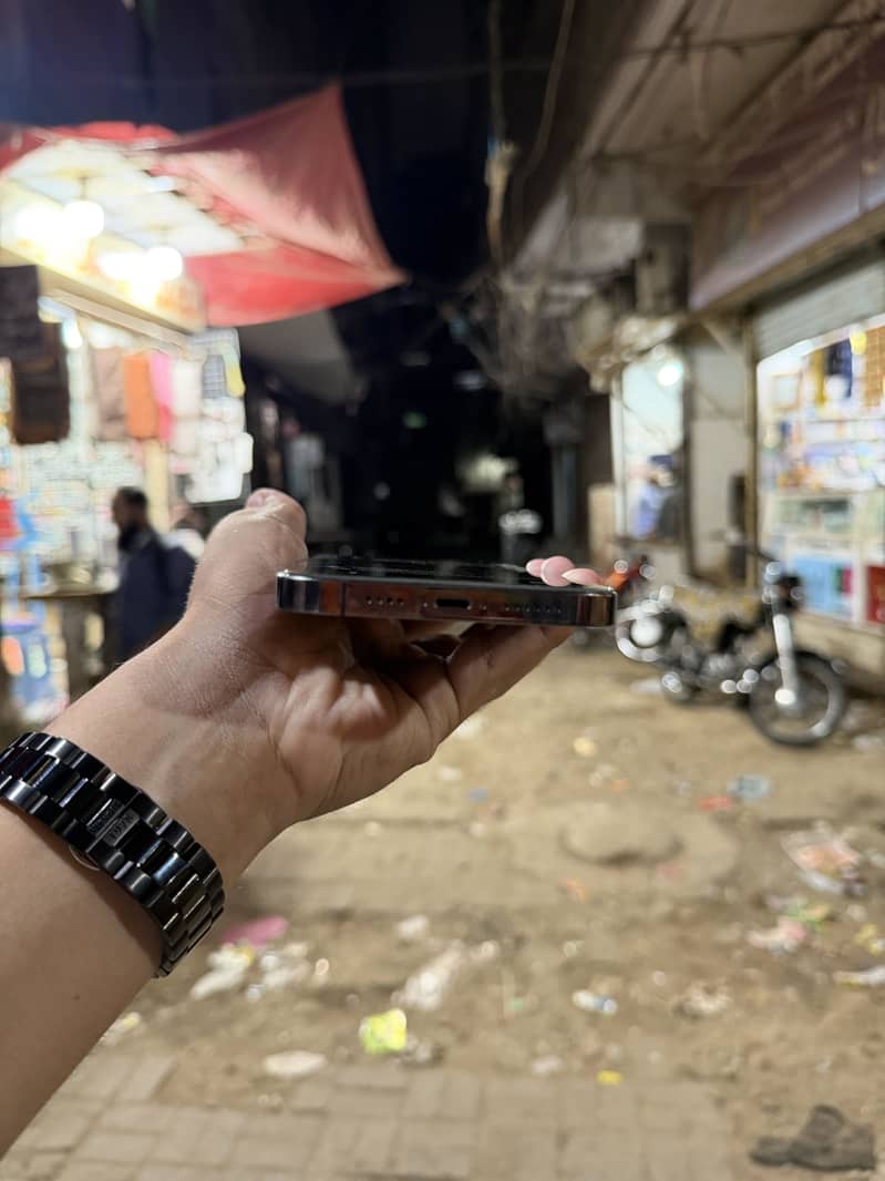 Apple iPhone 14 Pro Max FU 3
