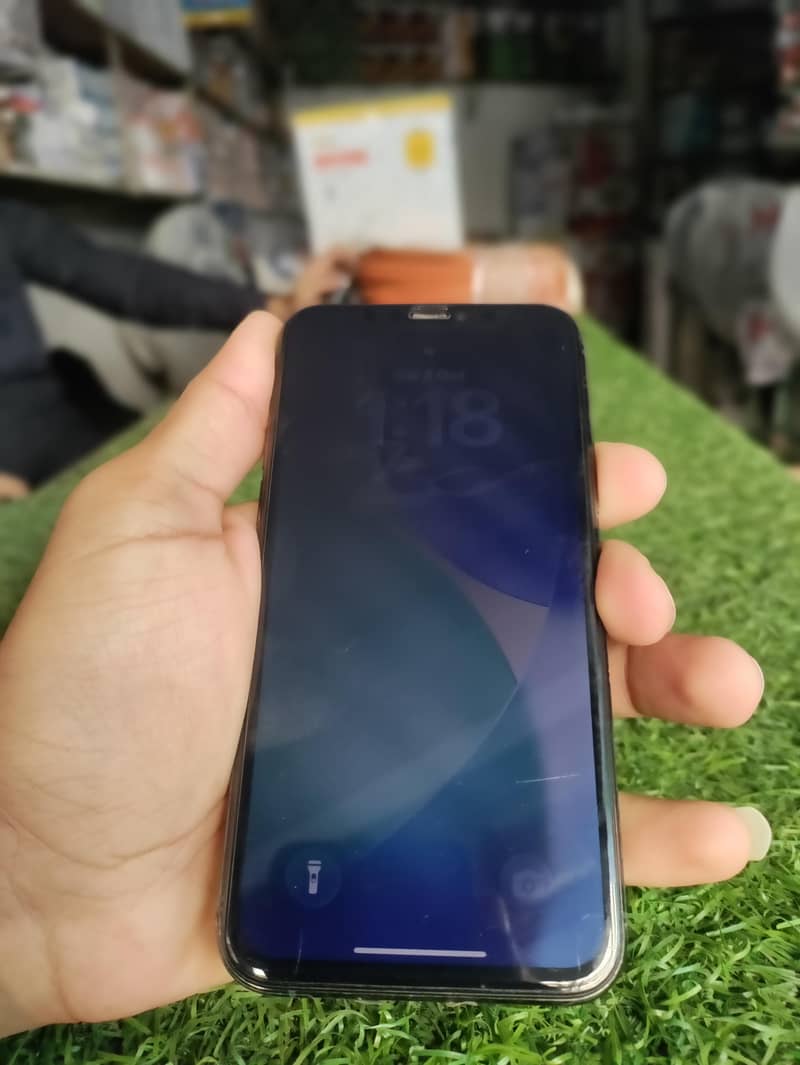 Apple iPhone 11 Pro 1