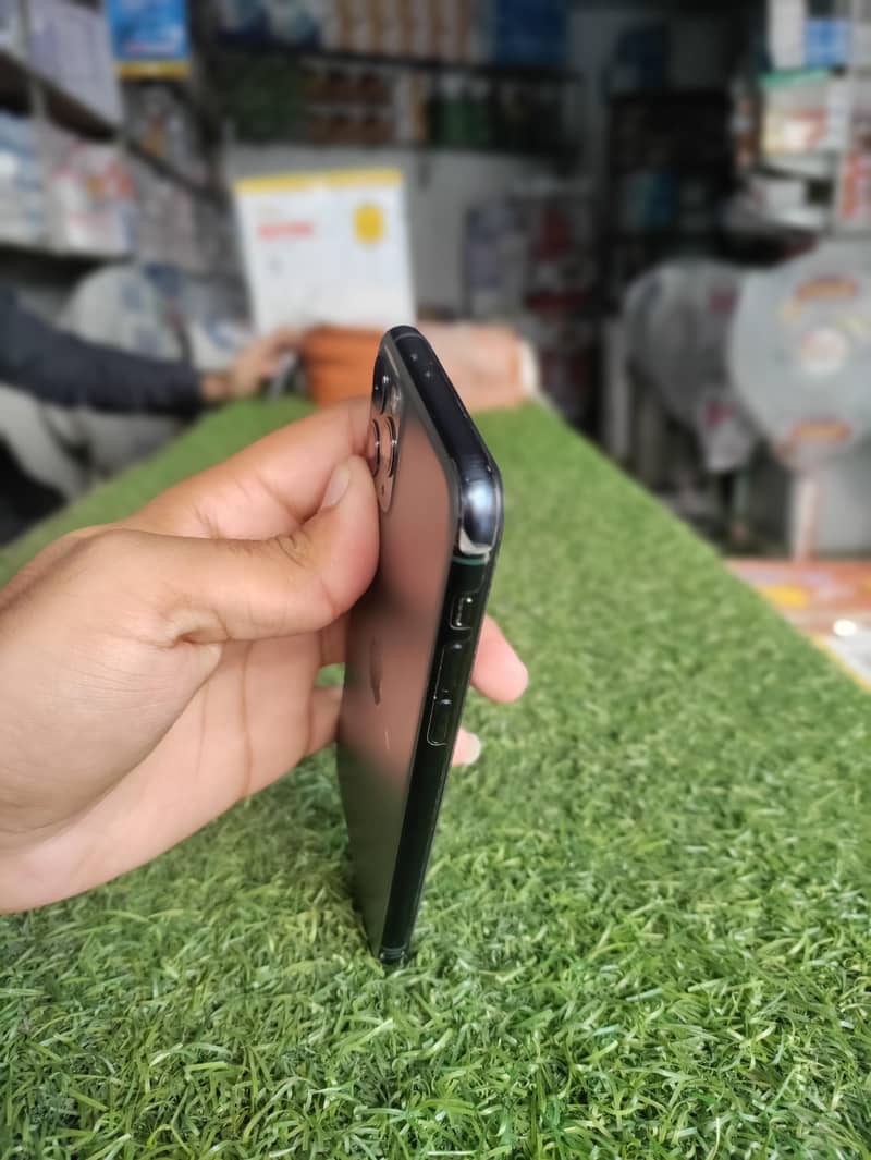Apple iPhone 11 Pro 3