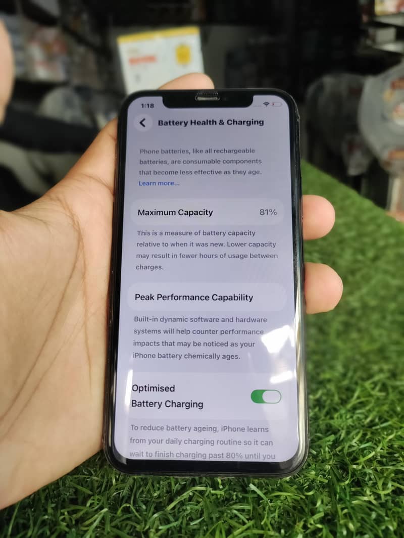 Apple iPhone 11 Pro 4
