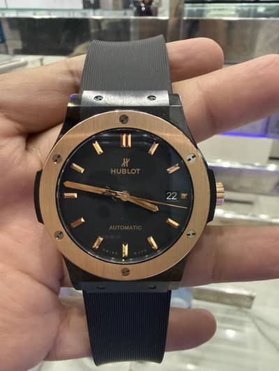 WATCH BUYERS / Hublot Rolex Datejust Omega Cartier Santos Chopard