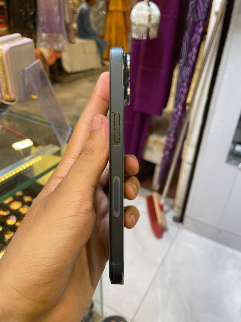 Apple iPhone 14 1