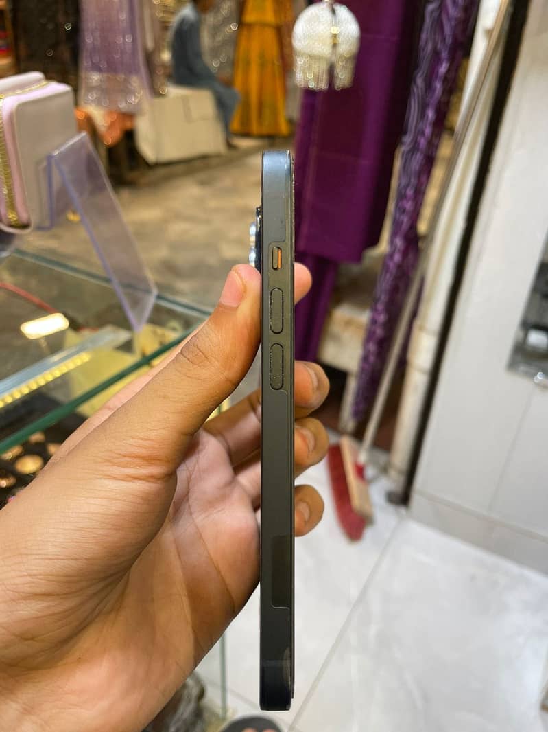Apple iPhone 14 2