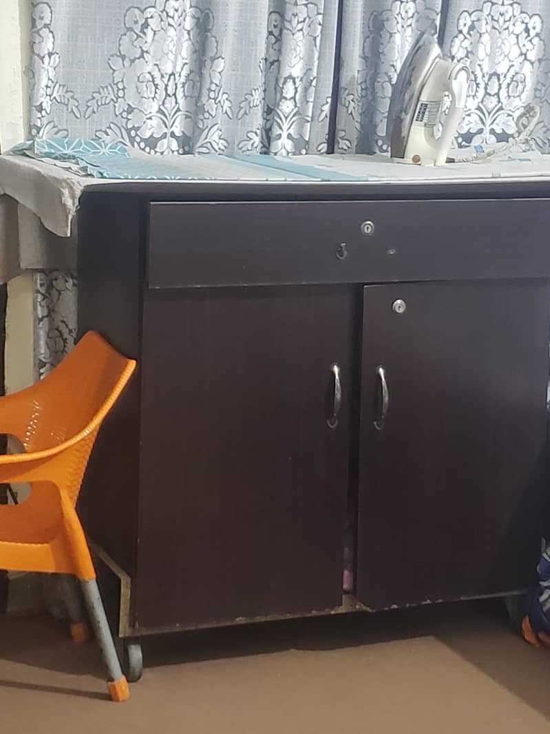 bed showcase ironstand dressing table 2