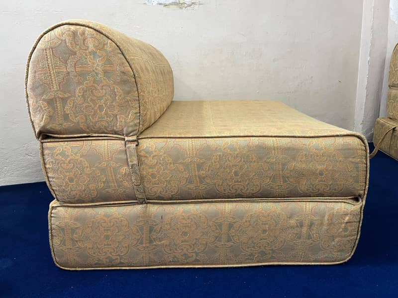 2 sofa cumbed 1