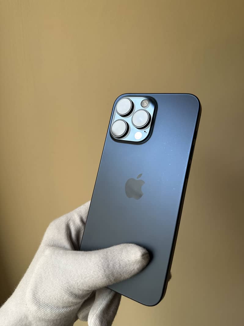 Apple iPhone 15 Pro Max 0
