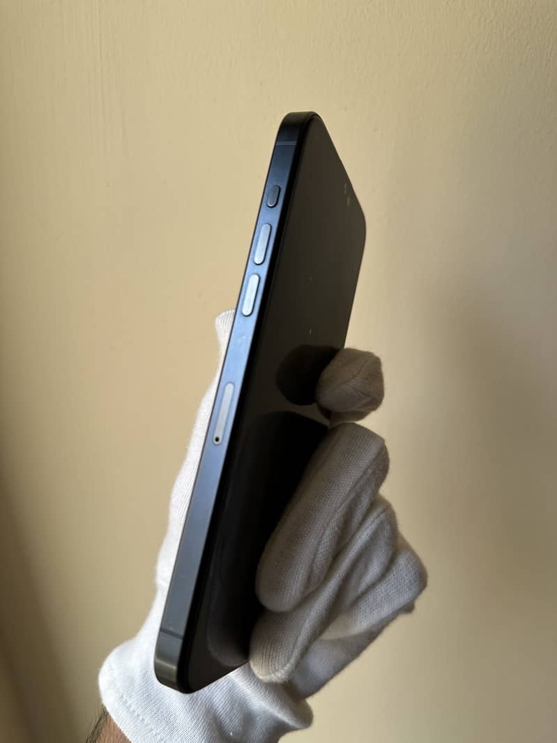 Apple iPhone 15 Pro Max 5
