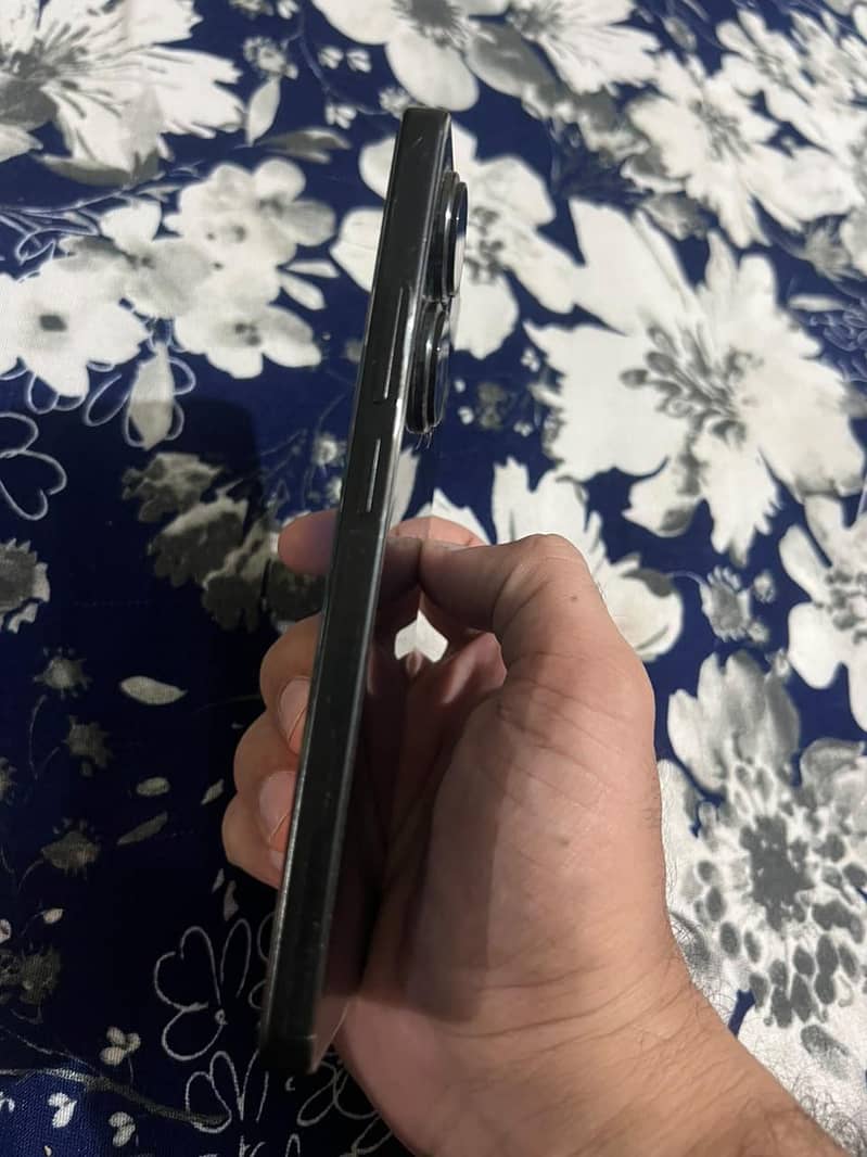 Xiaomi Redmi Note 13 Pro 4