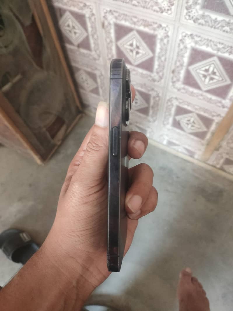 Apple iPhone 14 Pro 1