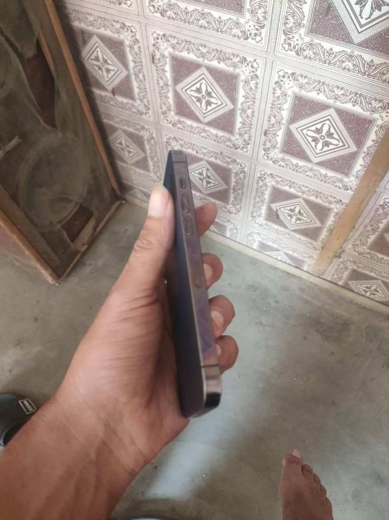 Apple iPhone 14 Pro 3