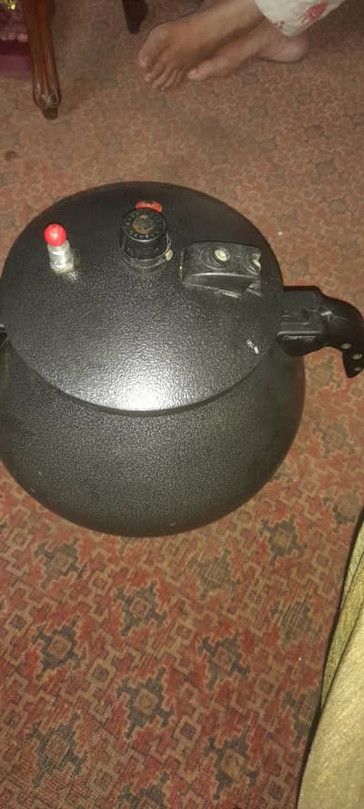 irani afgani pressure cooker