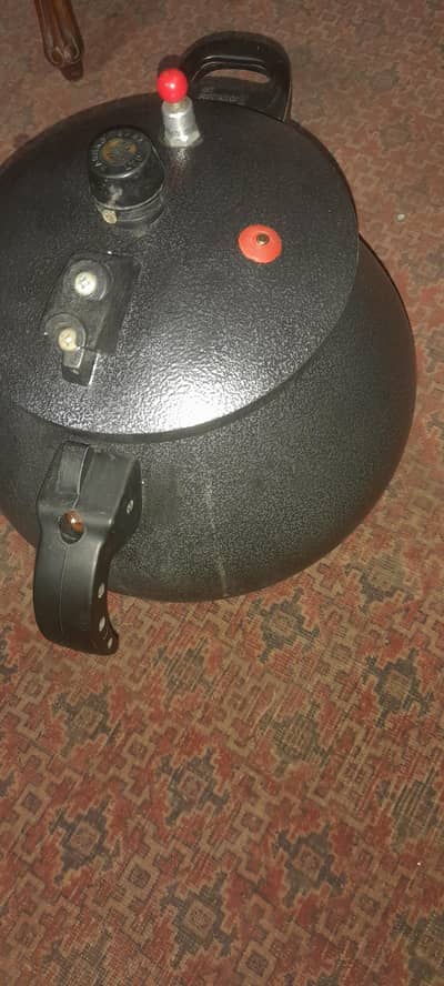 irani afgani pressure cooker