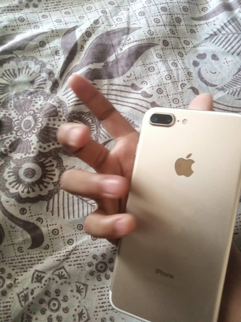 Apple iPhone 7 Plus 4