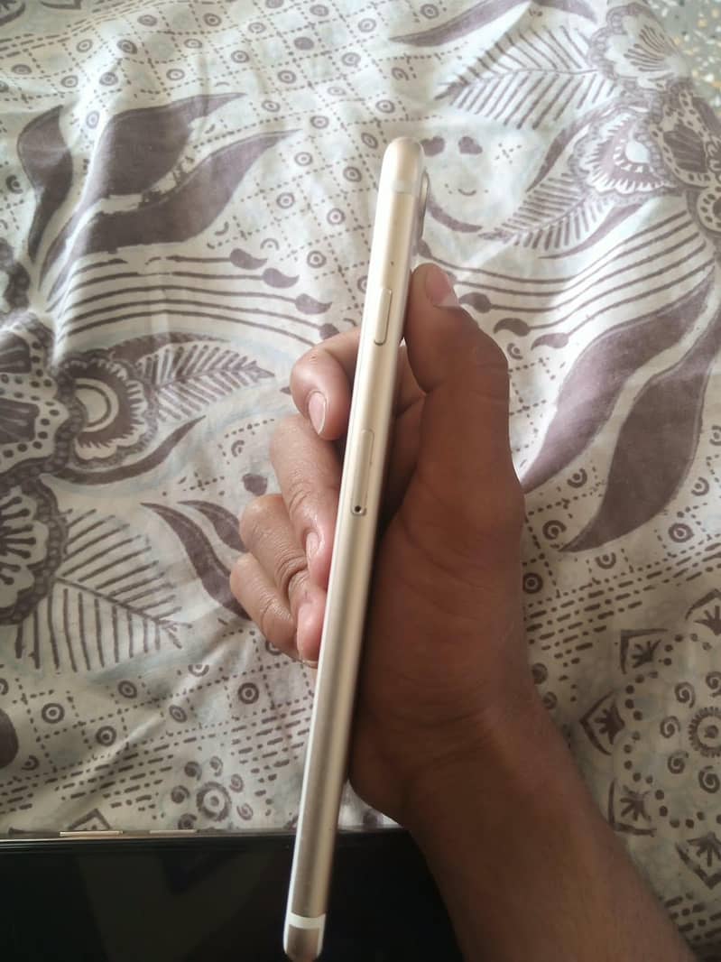 Apple iPhone 7 Plus 5