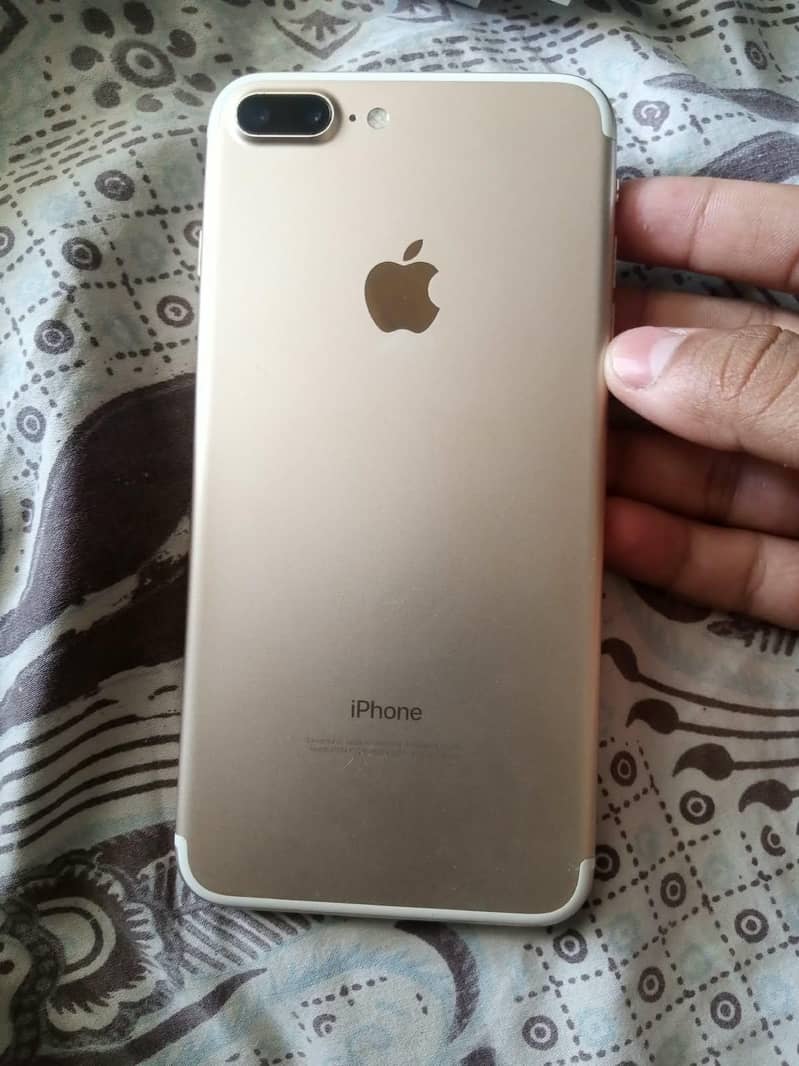 Apple iPhone 7 Plus 6