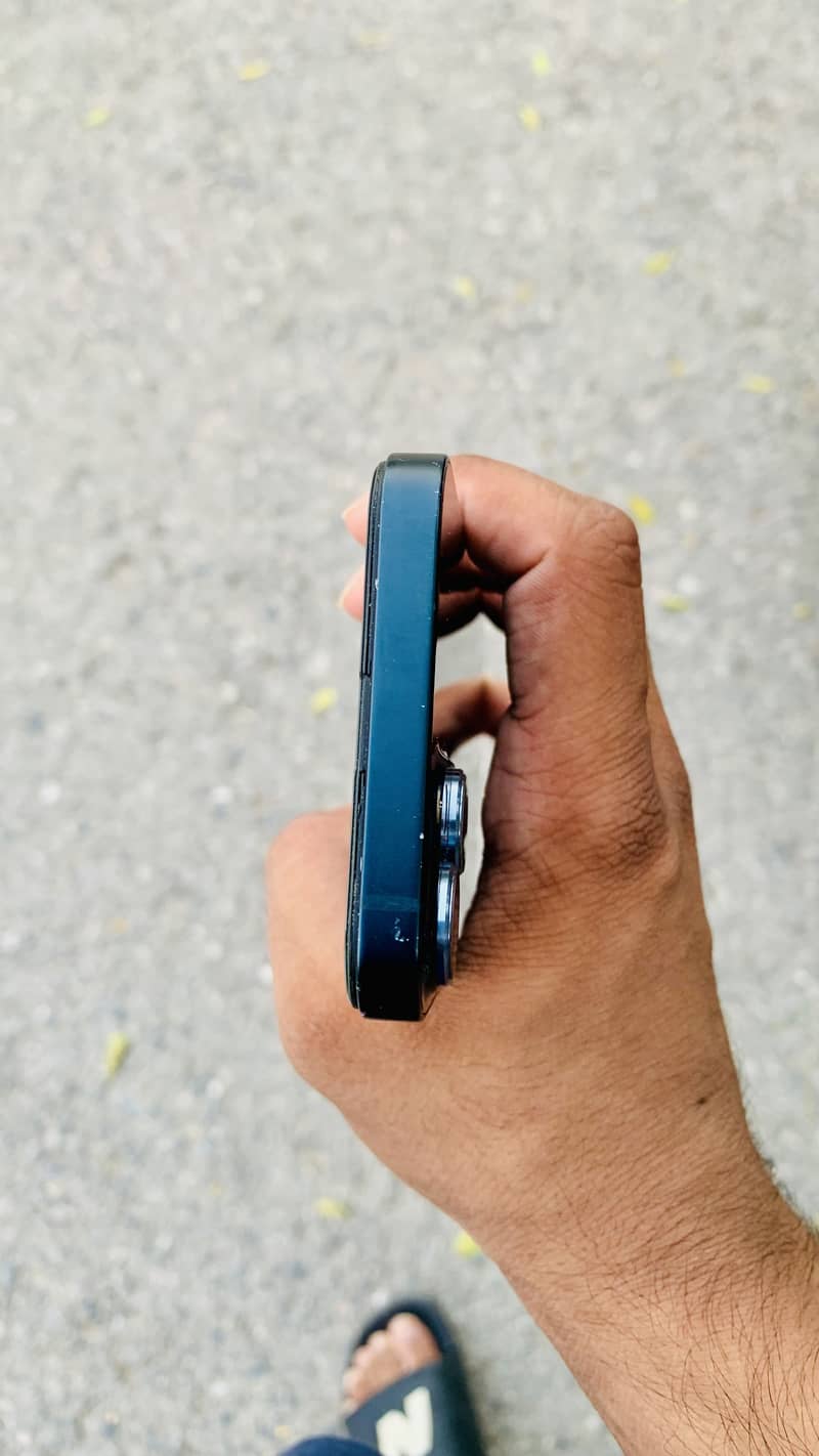 Apple iPhone 13 3