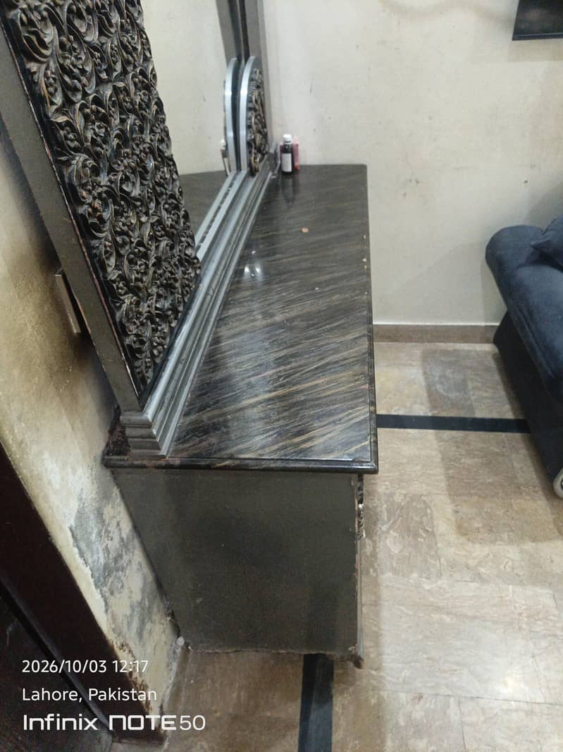 Dressing table for sell 3