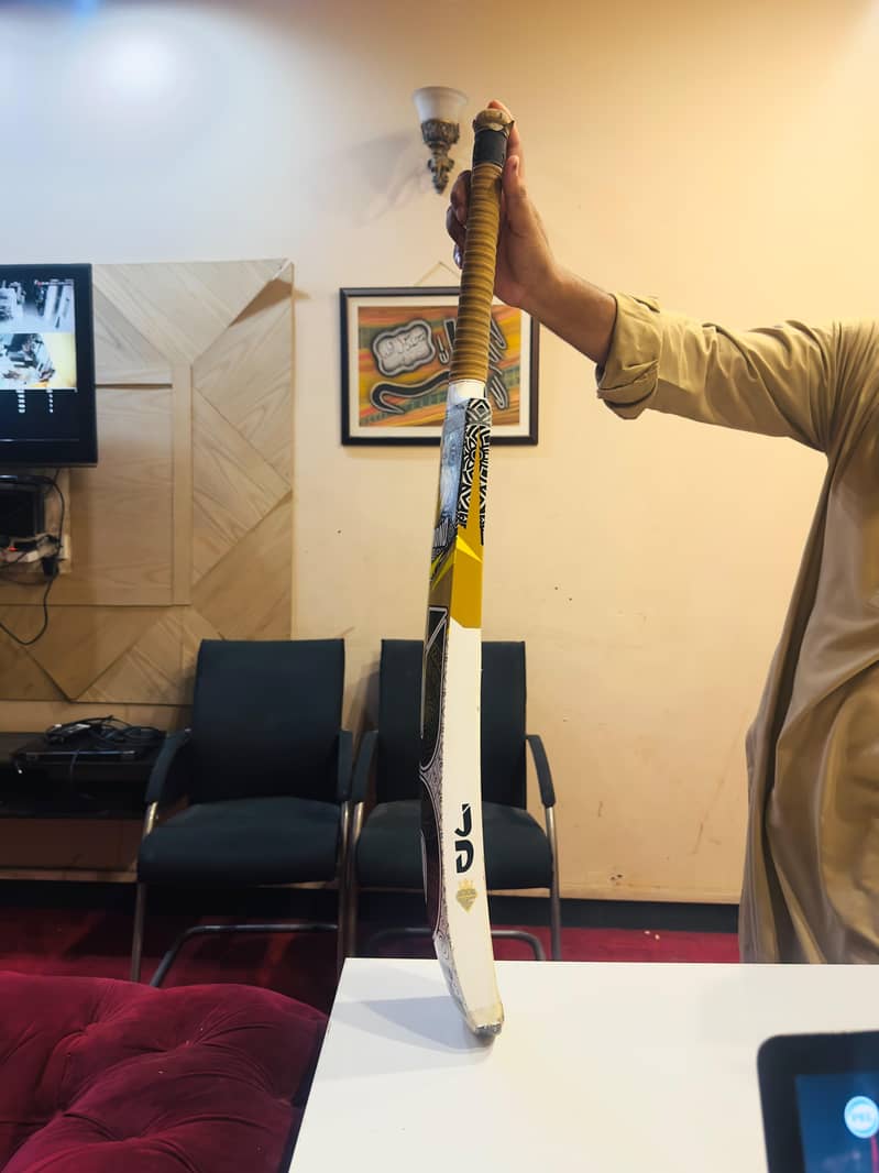 Tape ball bat 1