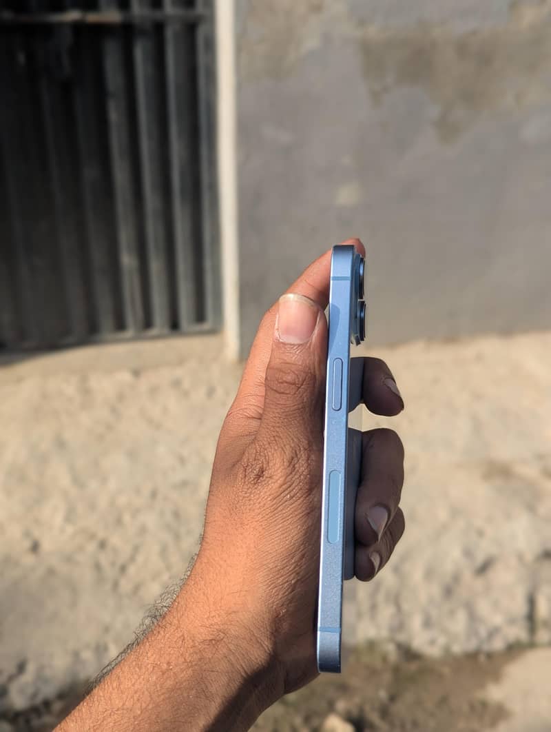Apple iPhone 14 3